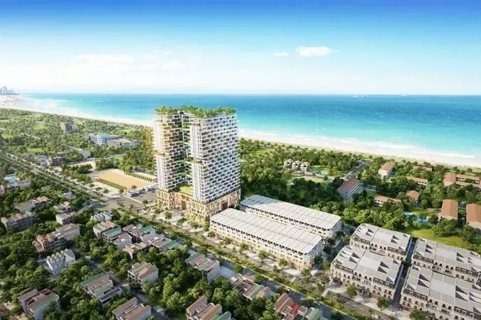 Жилой комплекс с высотными зданиями рядом с морем